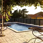 Unforgettable Sea View Bakota Апартаменты *